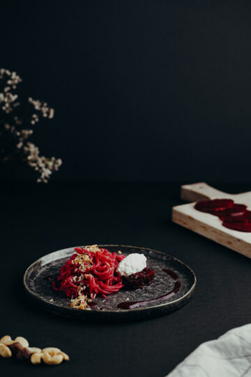 Rotebeete / Spaghetti/Hüttenkäse/ Wa