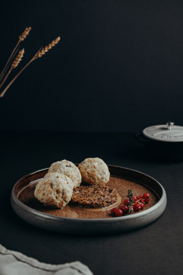 Servietten knödeln/Pilz Ragout